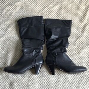 Rialto “ Briley” Black Leather Women's Boots with 3“ heel Used w/ love Size 10M